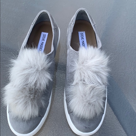 Steve Madden Shoes - Brand New Steve Madden fluffy shoes